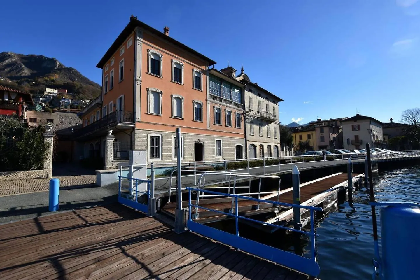 In Riva Al Lago Di Iseo Dependance Piano Terra 0*, Marone