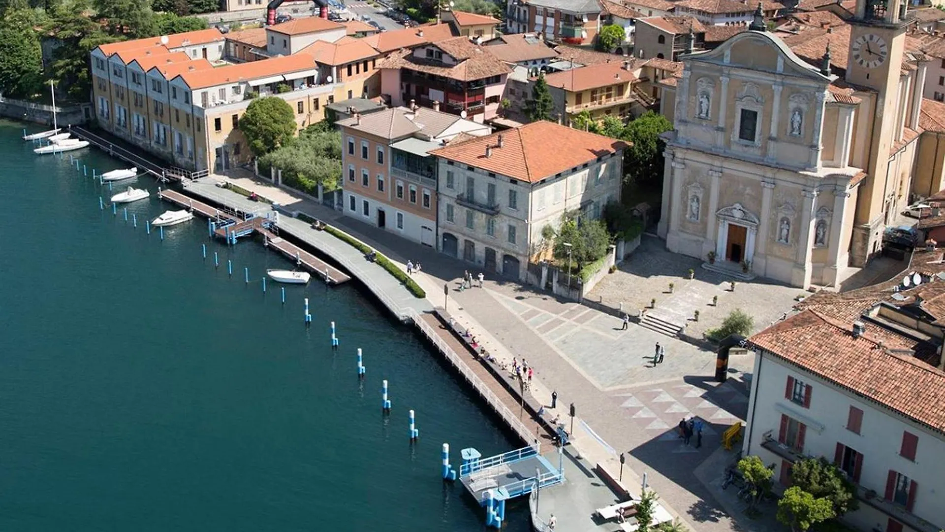 In Riva Al Lago Di Iseo Dependance Piano Terra Italy