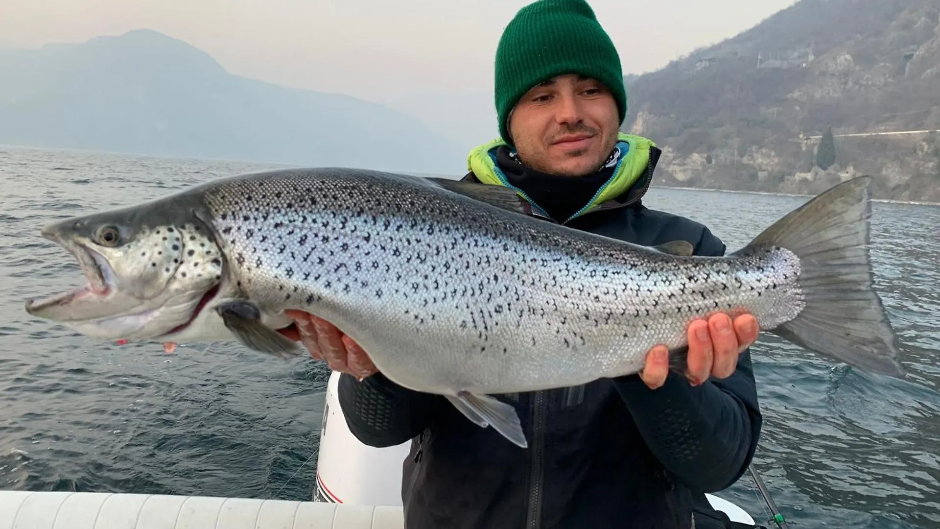 In Riva Al Lago Di Iseo Dependance Piano Terra Marone