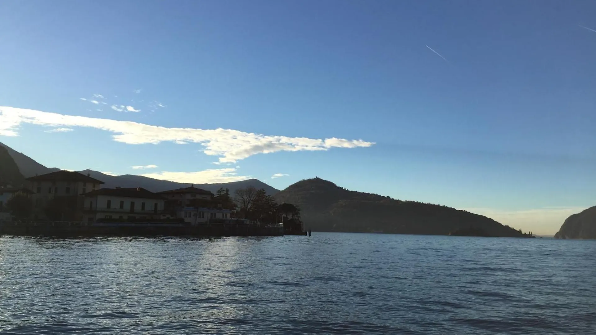 In Riva Al Lago Di Iseo Dependance Piano Terra Apartment Marone