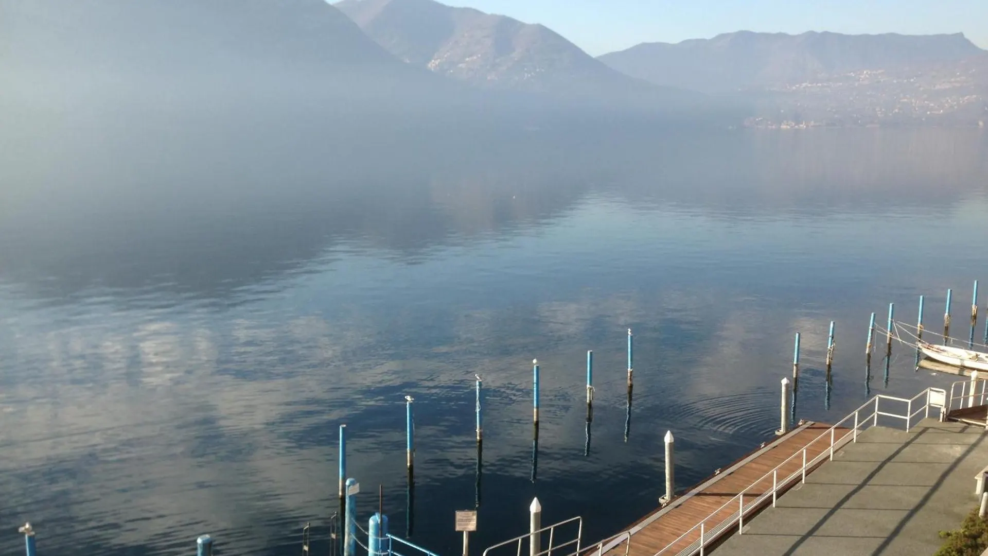 In Riva Al Lago Di Iseo Dependance Piano Terra Marone