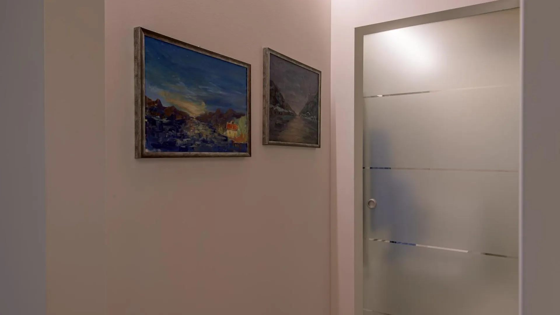Apartment In Riva Al Lago Di Iseo Dependance Piano Terra