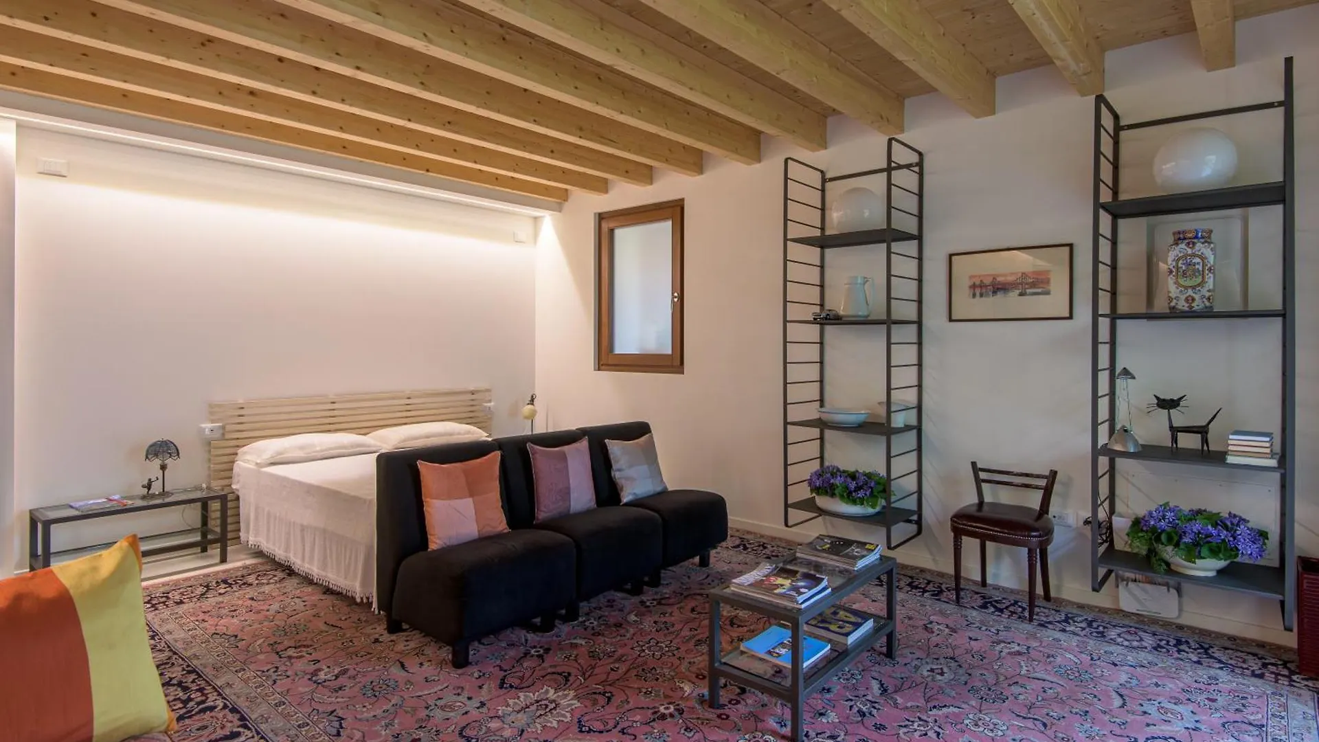 Apartment In Riva Al Lago Di Iseo Dependance Piano Terra
